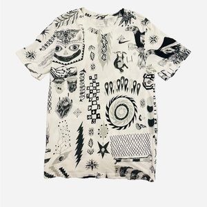 Nike T-shirt small funky crazy print all over